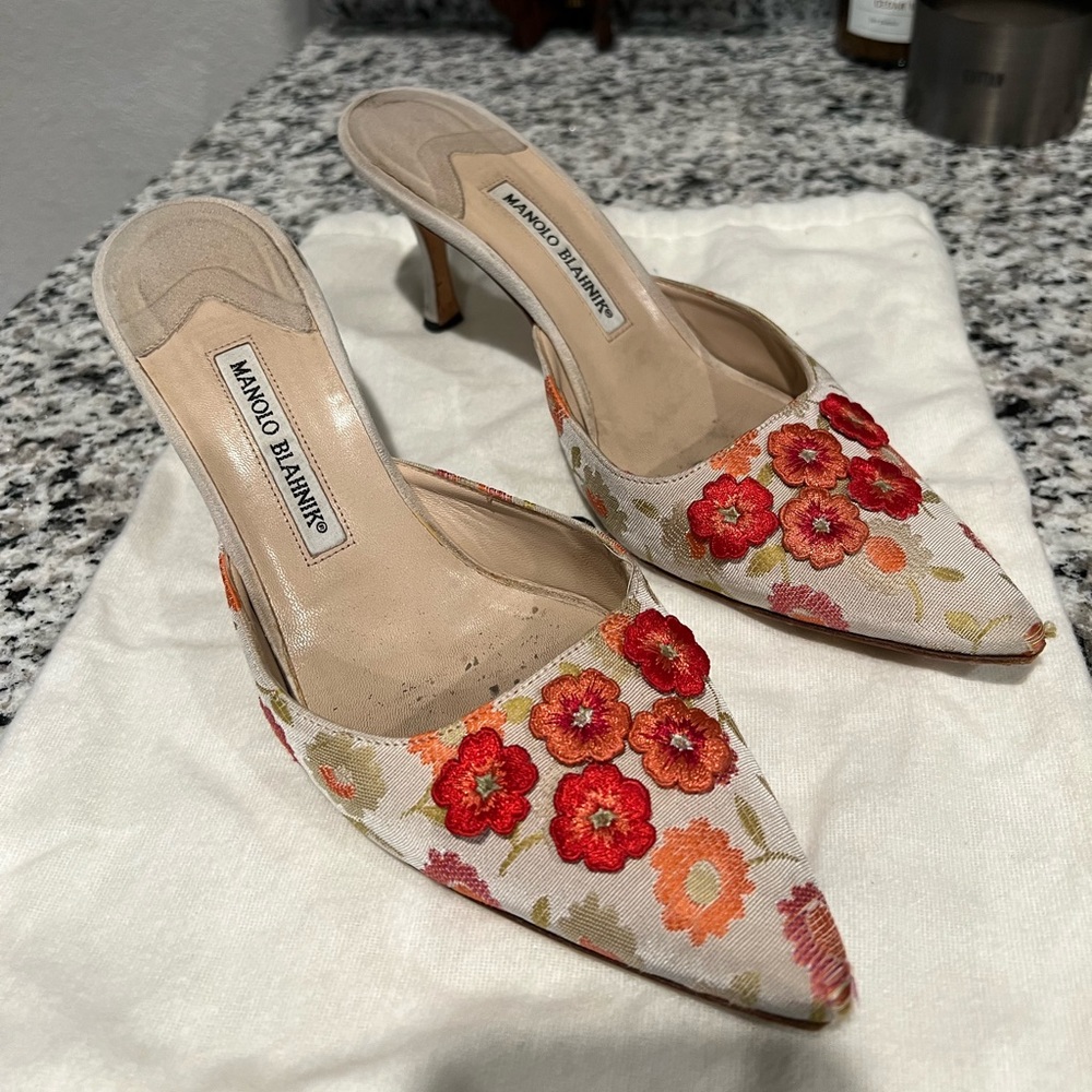 Vintage Manolo Blahnik Mules sz 41